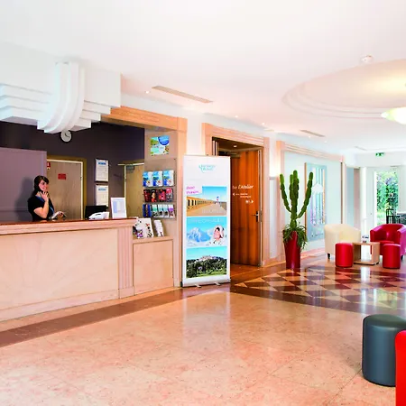 莫迪利亚尼别墅蓝色假日酒店 巴黎