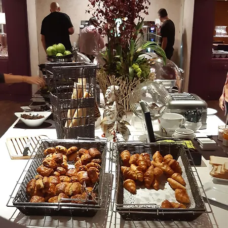 莫迪利亚尼别墅蓝色假日酒店 4*