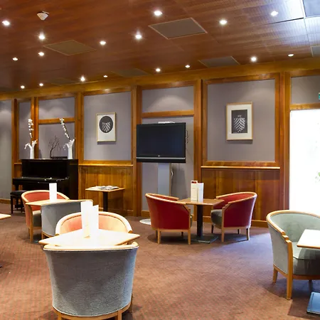 莫迪利亚尼别墅蓝色假日酒店