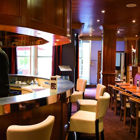 莫迪利亚尼别墅蓝色假日酒店 酒店