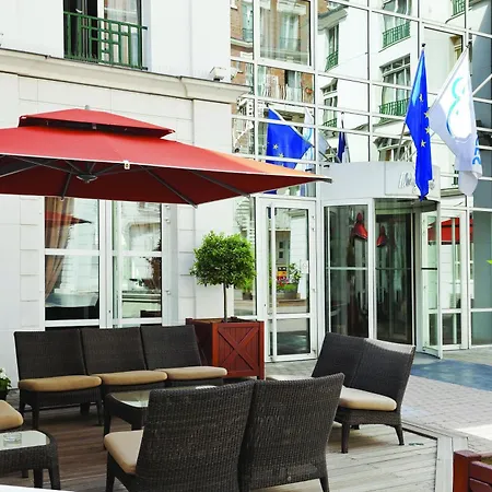 莫迪利亚尼别墅蓝色假日酒店