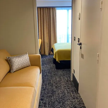 莫迪利亚尼别墅蓝色假日酒店 酒店 4*